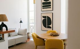 President Pais Apartment